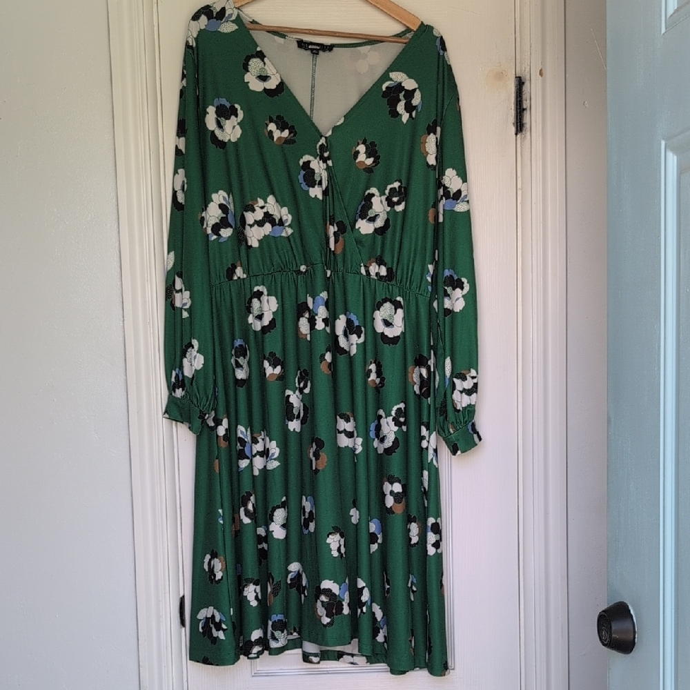 Eloquii Green Long Sleeve V-Neck Sundress